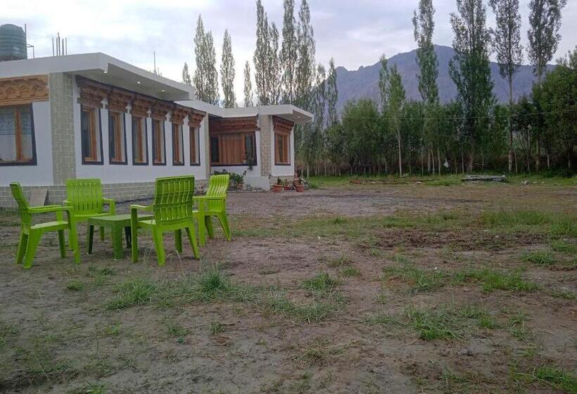 بنسيون Nubra Holiday