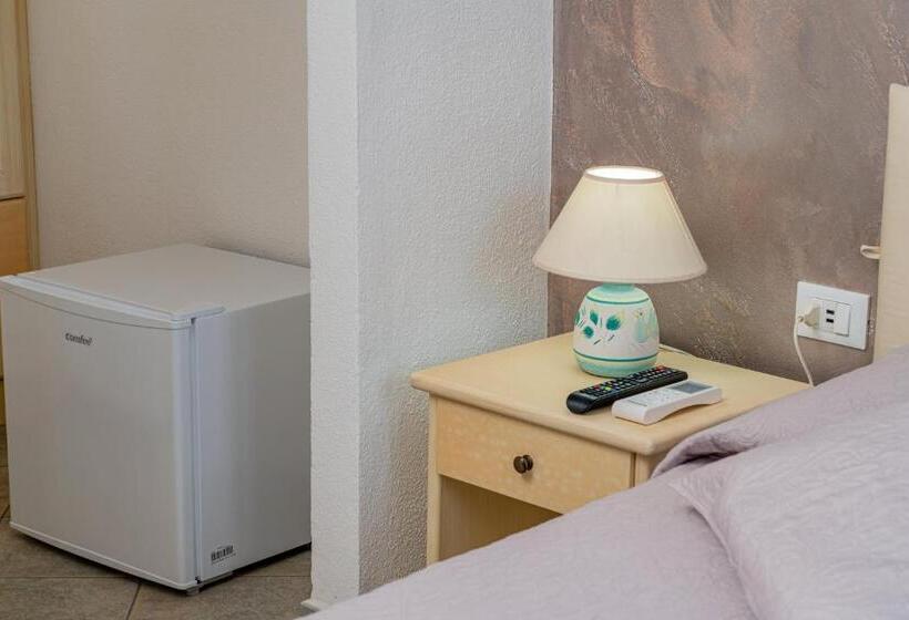 פנסיון Rooms Tavolara