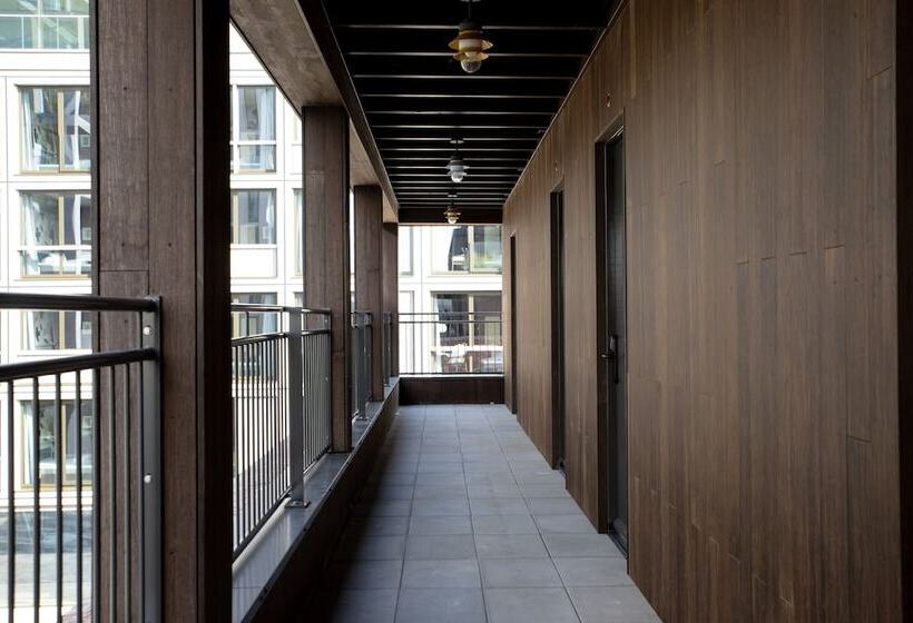 Bob W Amsterdam Noord