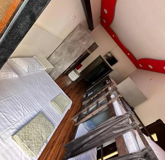 Dubai Hostel