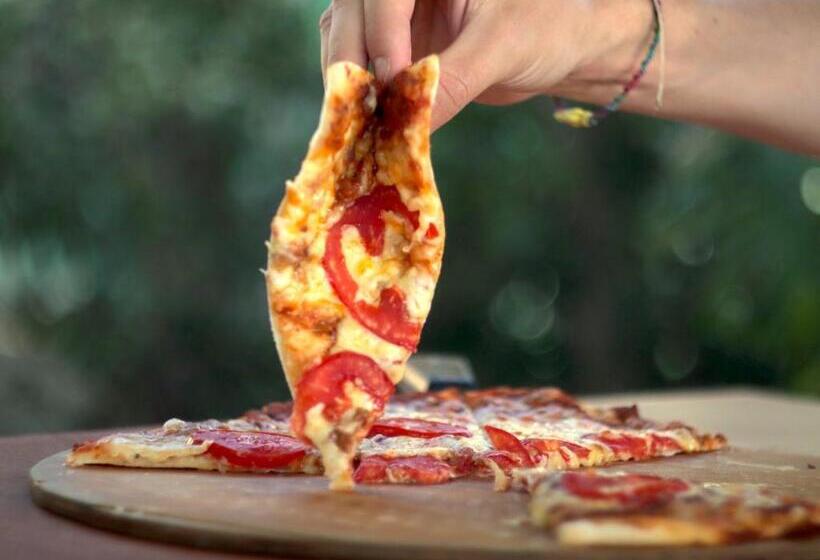 Esenin 1 Hostel & Bar