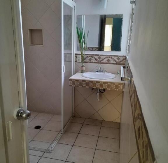 בית מלון כפרי Chinelos Express