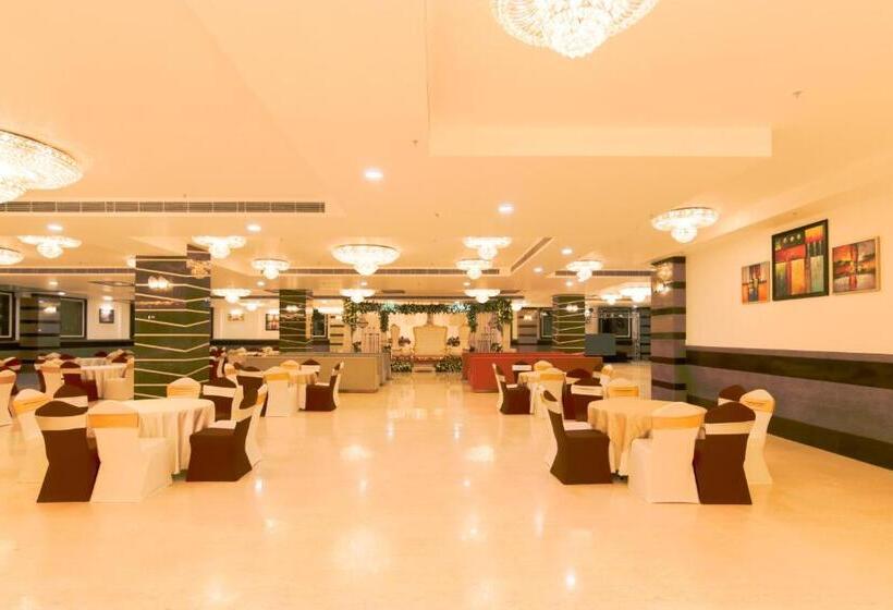 هتل Dhauladhar Heights Resort