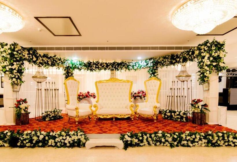 هتل Dhauladhar Heights Resort