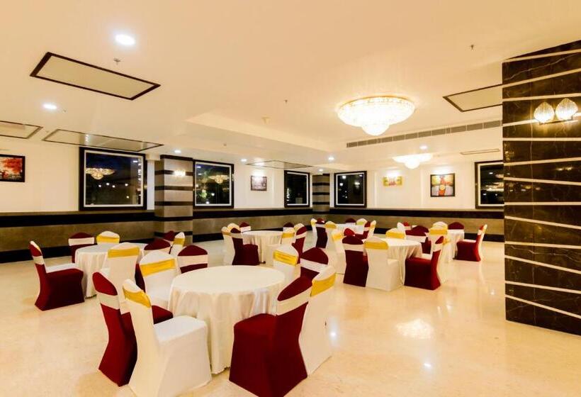 هتل Dhauladhar Heights Resort