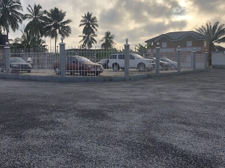 בית מלון כפרי Downtown Virgins