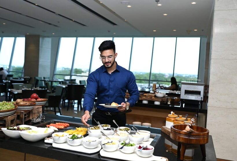 هتل Fairfield By Marriott Agra