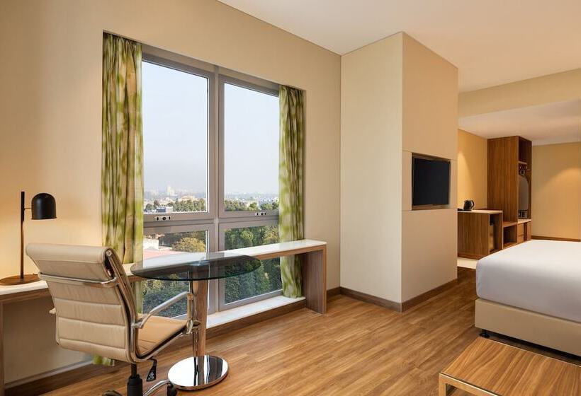 هتل Fairfield By Marriott Agra