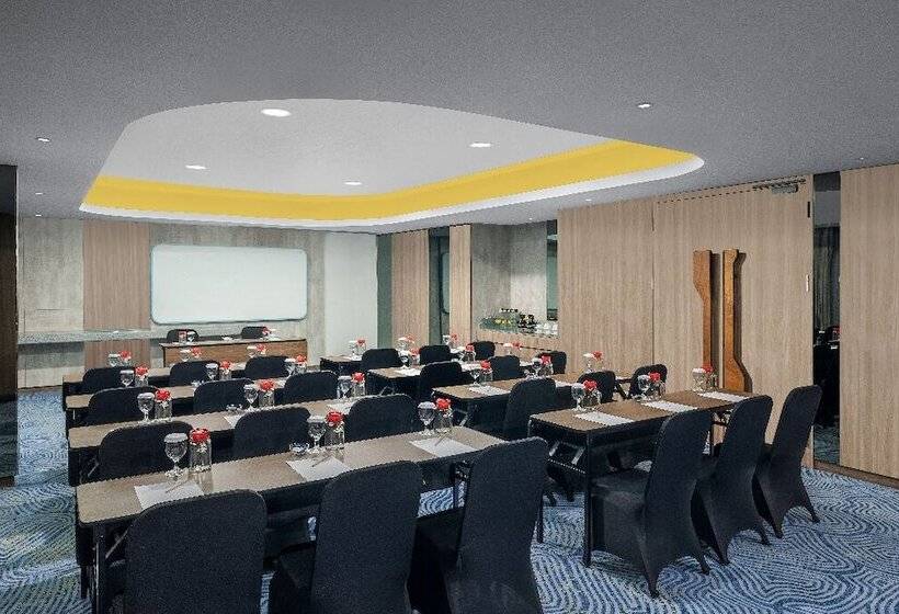 Отель Harper Banjarmasin By Aston