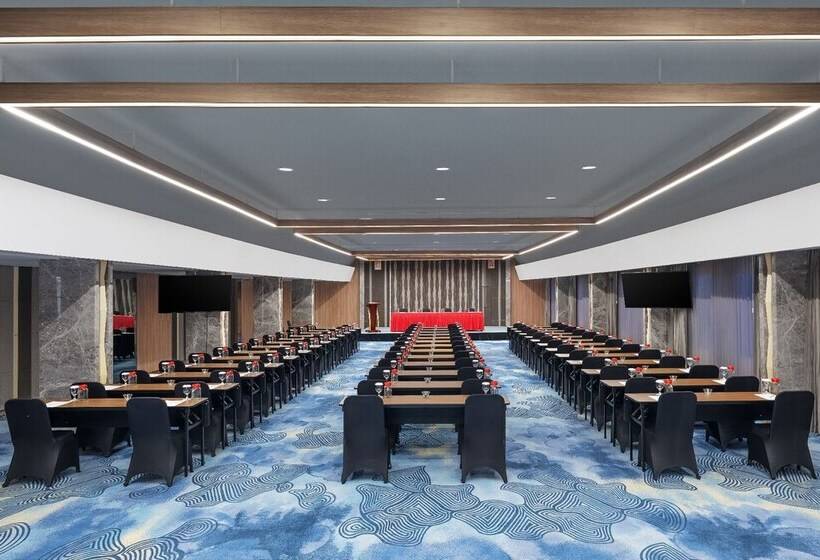 Отель Harper Banjarmasin By Aston