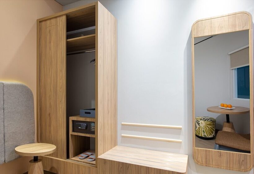 Отель Harper Banjarmasin By Aston