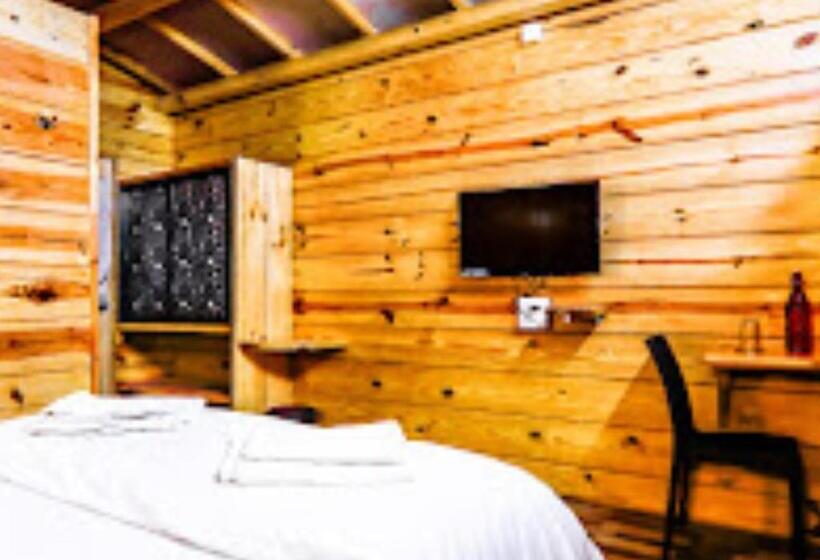 호텔 Kaas Woods Resort, Satara