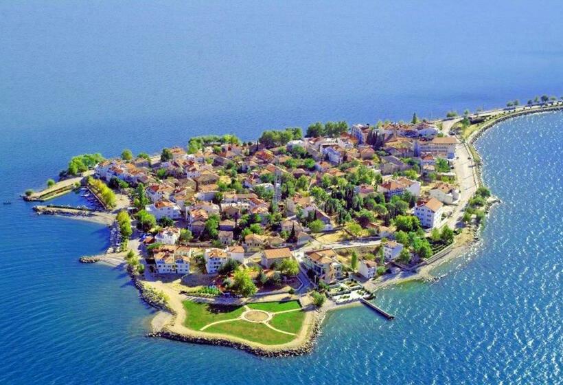 فندق Kroisos Lake Resort By Vima