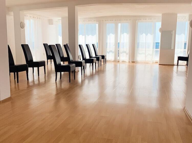 فندق Mint Family