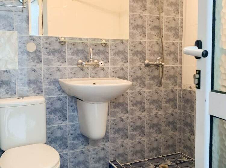 فندق Mint Family