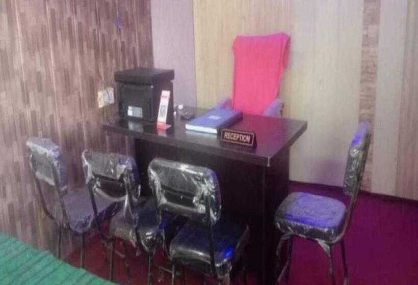 酒店 Oyo 81370 Pink Garden Marriage Hall And Banquet Pheena