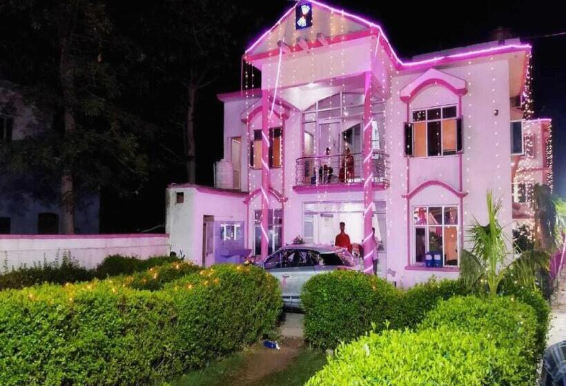 酒店 Oyo 81370 Pink Garden Marriage Hall And Banquet Pheena