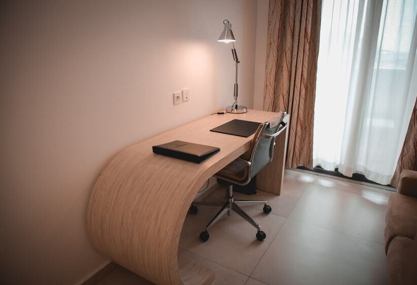 Отель Platinum Cocotiers