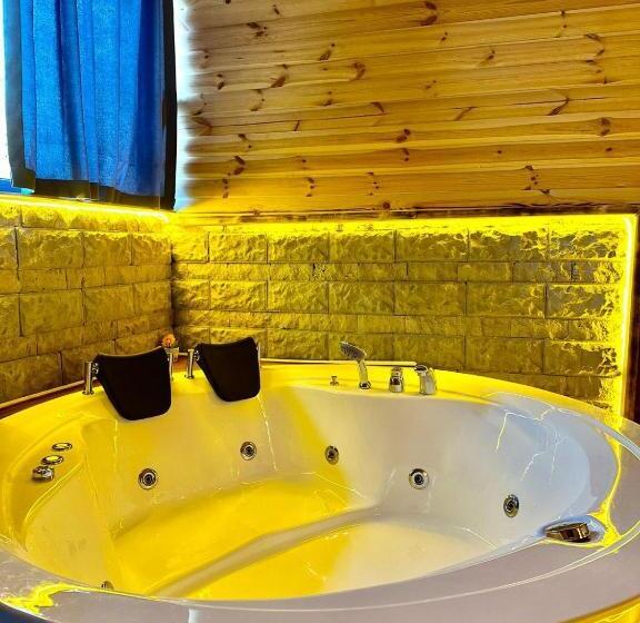 בית מלון כפרי Shatobungalov