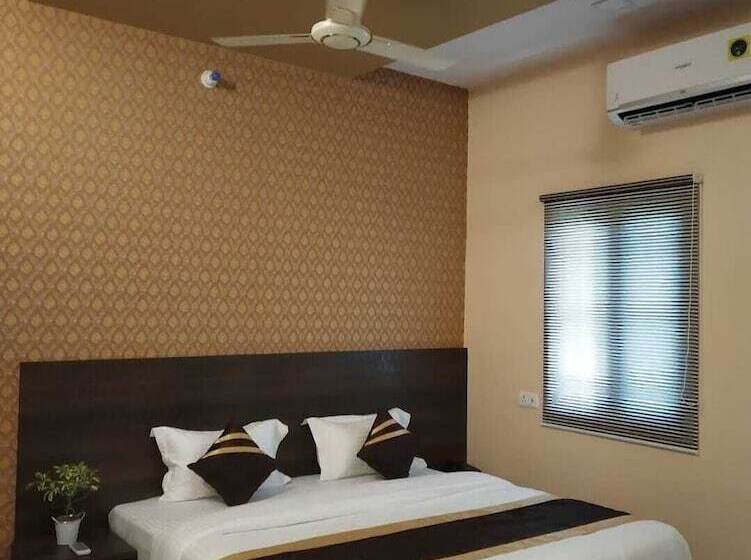 ホテル Silk Inn Luxury At No Cost