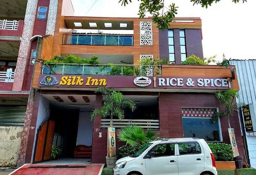 ホテル Silk Inn Luxury At No Cost