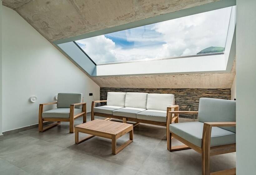 هتل Step Inn   Kazbegi