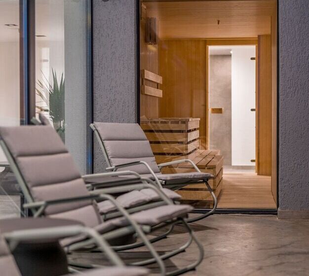 هتل Step Inn   Kazbegi