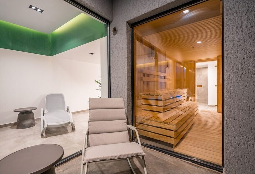 هتل Step Inn   Kazbegi