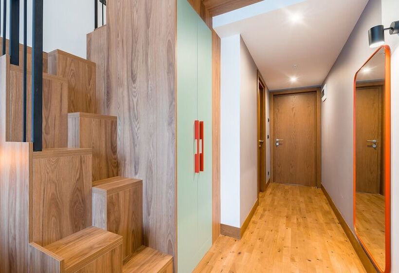 هتل Step Inn   Kazbegi