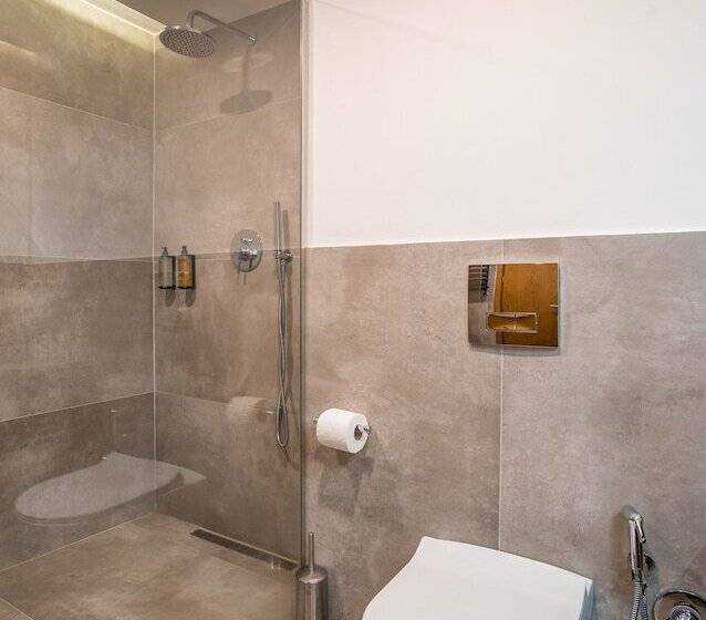 هتل Step Inn   Kazbegi