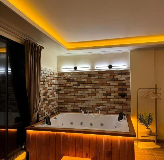 בית מלון כפרי Valent Suit Bungalov