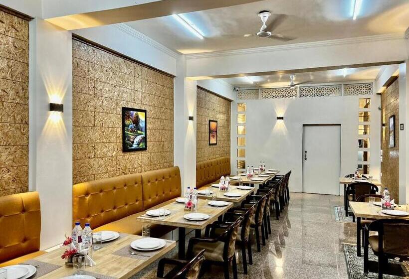 בית מלון כפרי Wood Venture Residency By Stay Pattern