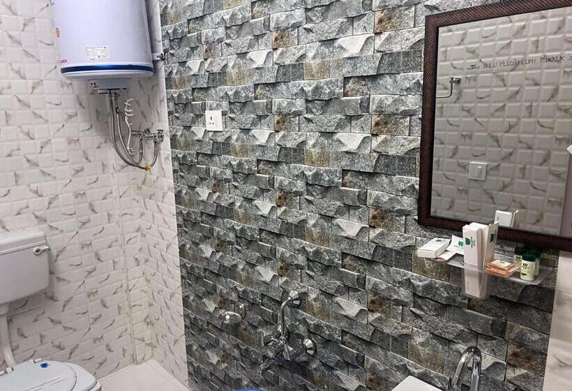 בית מלון כפרי Wood Venture Residency By Stay Pattern