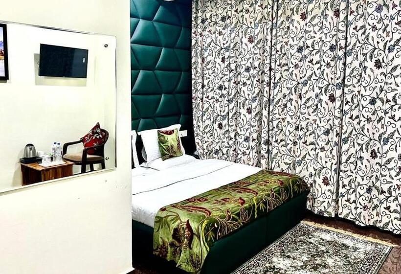 בית מלון כפרי Wood Venture Residency By Stay Pattern