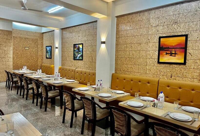 בית מלון כפרי Wood Venture Residency By Stay Pattern