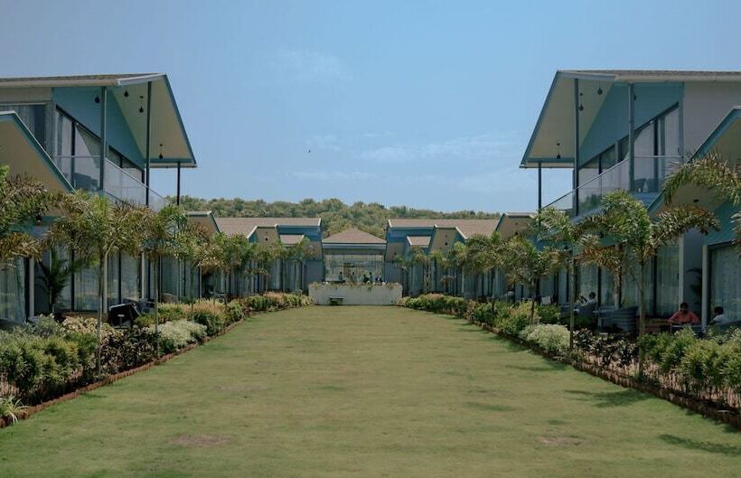 אתר נופש Tan N Sand