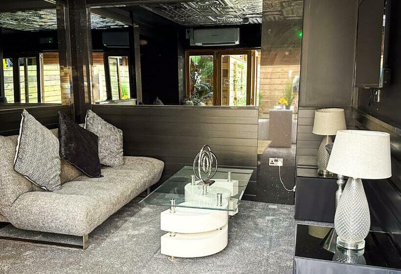 The Sea Lounge Accomodation