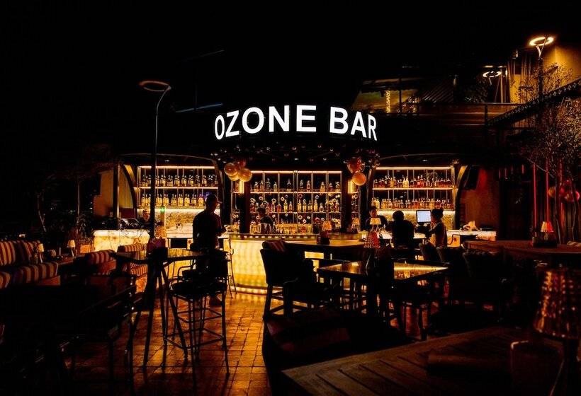 Grand Hotel Du Lac Hanoi