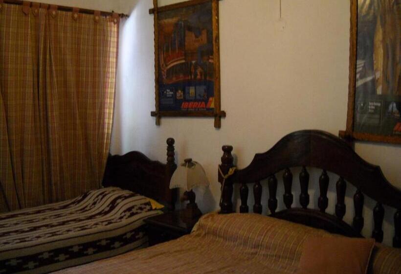 Отель Aeropuerto Monte Grande