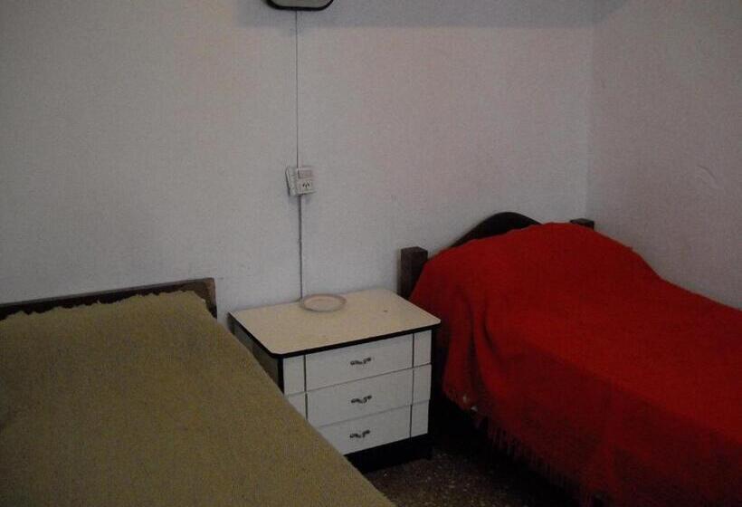 Отель Aeropuerto Monte Grande