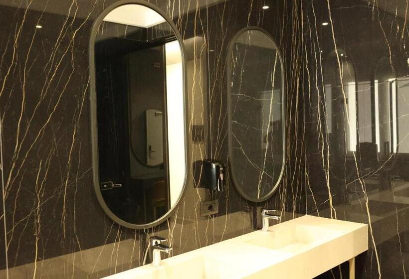 בית מלון כפרי Comfort Suites