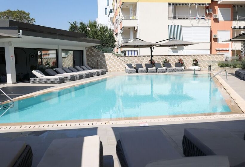 בית מלון כפרי Comfort Suites