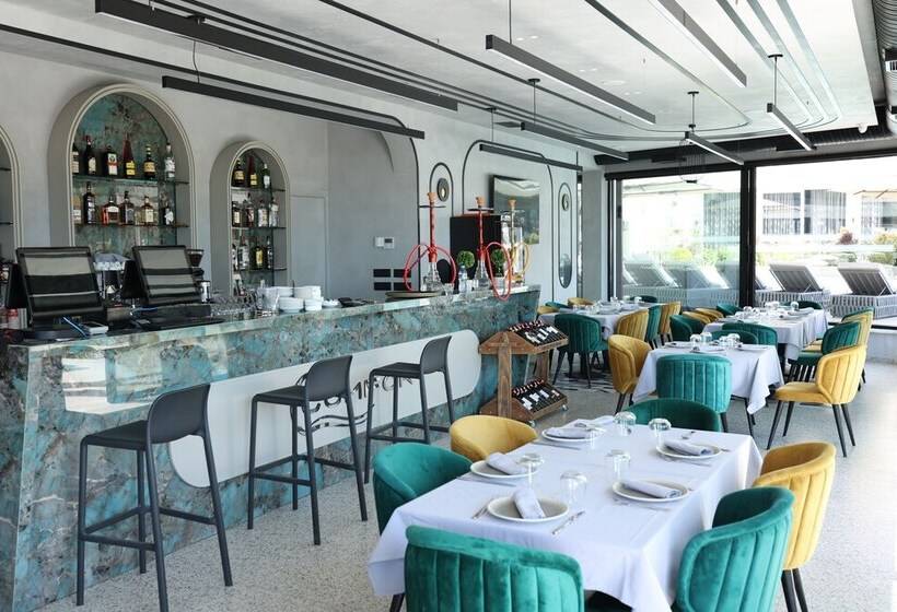 בית מלון כפרי Comfort Suites