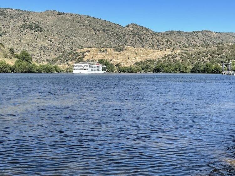 בית מלון כפרי Douro Visit House