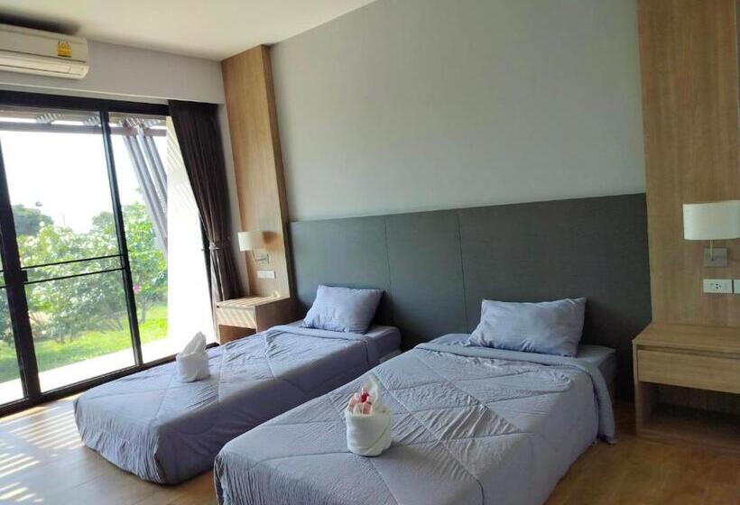 בית מלון כפרי ศูนย์อบรม Greatland Glamping Khao Yai Resort