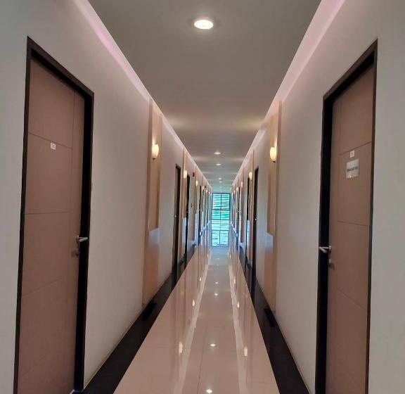 בית מלון כפרי ศูนย์อบรม Greatland Glamping Khao Yai Resort