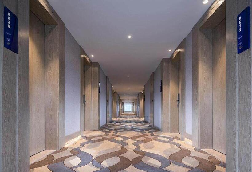 Kyriad Marvelous Hotel Hezhou Wanda Plaza