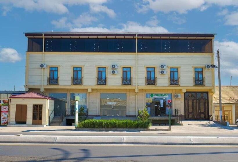 בית מלון כפרי Latif