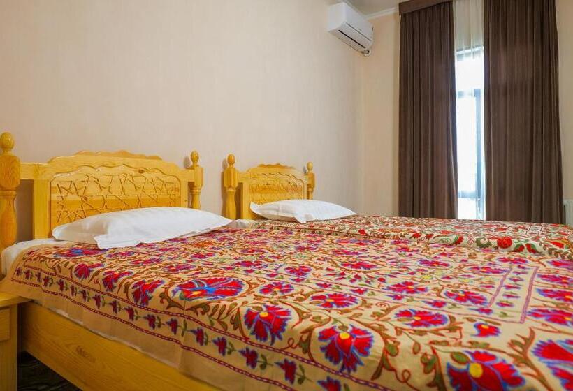 בית מלון כפרי Latif