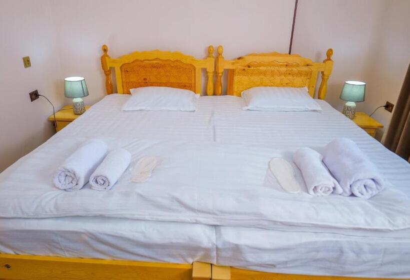 בית מלון כפרי Latif